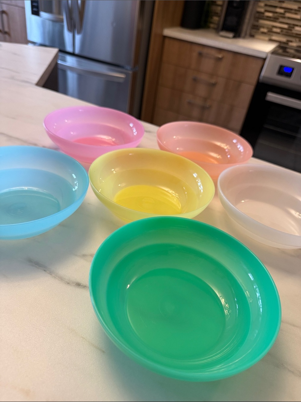 Tupperware Set of 6 Plastic Bowls - Pastel Rainbow